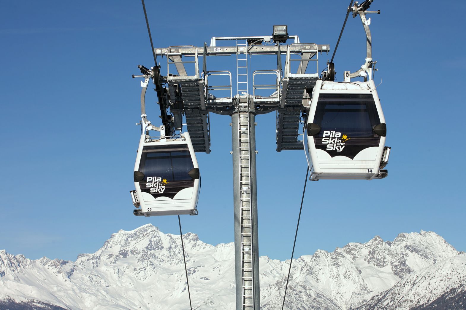 Pila ski holidays in italy's aosta valley