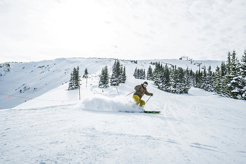 skiing in high altitude